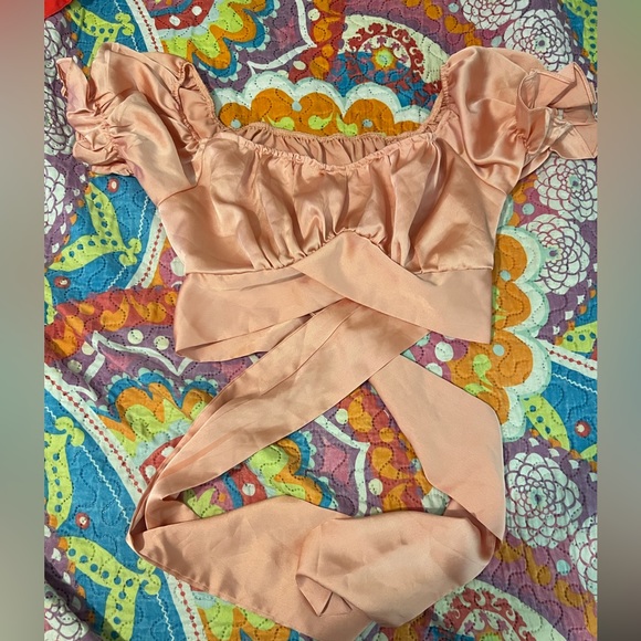 Pink off shoulder crop top - Picture 2 of 3